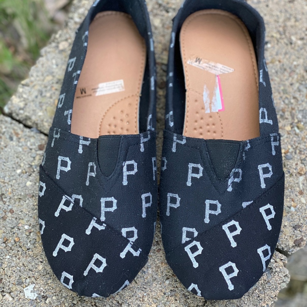 Pittsburgh Pirates print flats